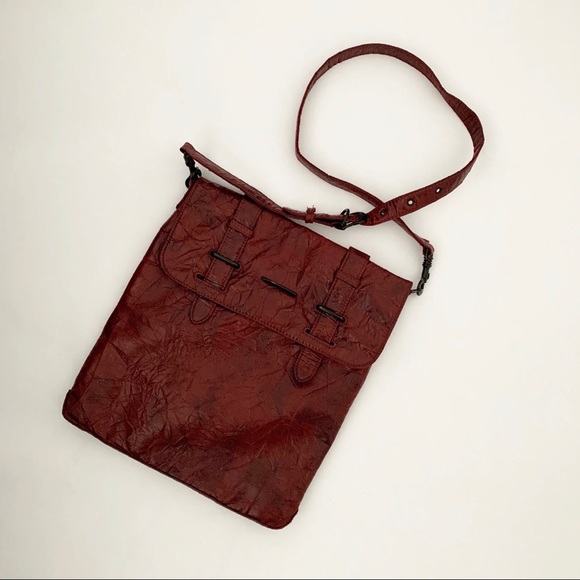 Matt & Nat Vegan Crinkle Crossbody Bag Distressed - Picture 1 of 17